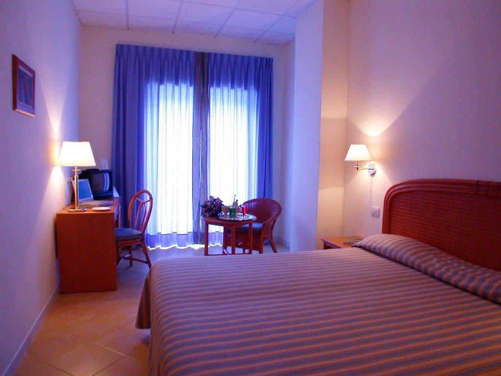 Hotel Del Levante Торре-Канне Номер фото